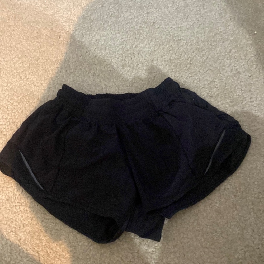 Black Hotta hot lulu short, excellent condition!!